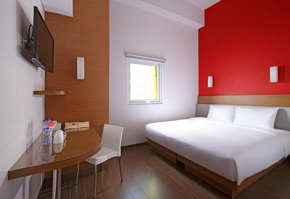Amaris Hotel Pancoran Jakarta Exteriör bild
