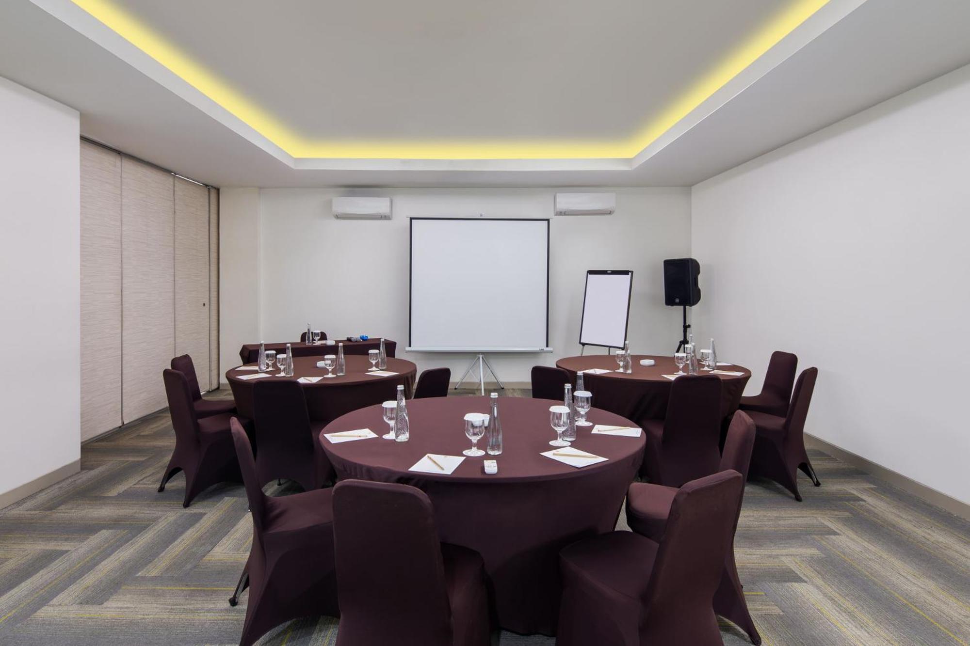 Amaris Hotel Pancoran Jakarta Exteriör bild